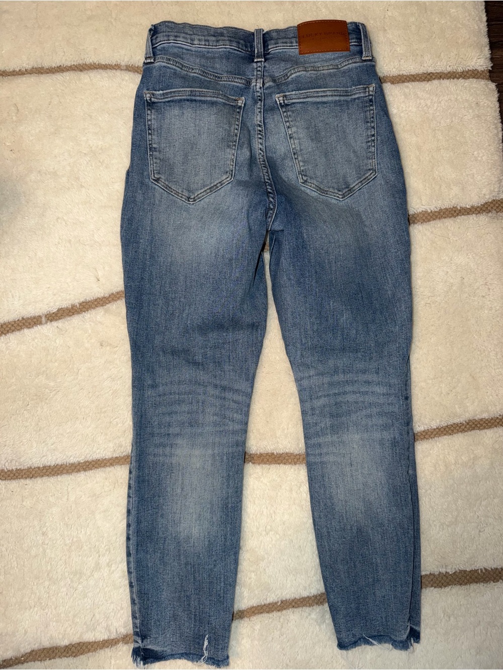 Lucky Brand Women’s 4/27 High Rise Button Fly Skinny Jeans Raw Hem - Picture 2 of 2